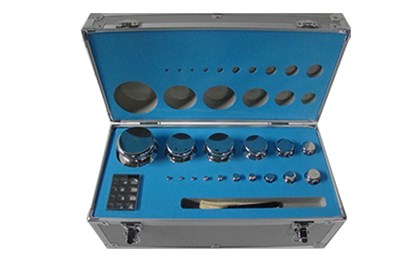 What is the environment for using stainless steel weights?